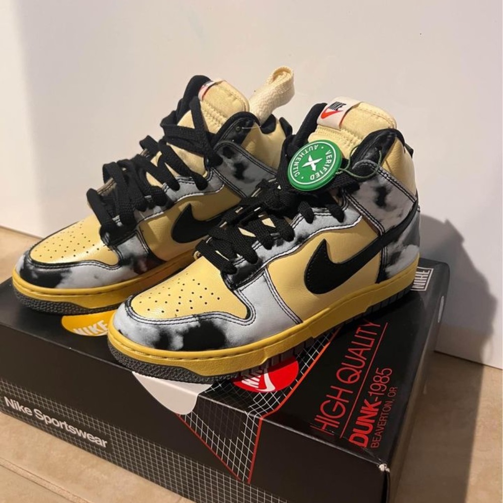 W7.5/M6 NWT Nike Dunk Hi 1985 Lemon Drop/Black Saturn Gold